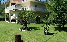 Riverside Guesthouse
